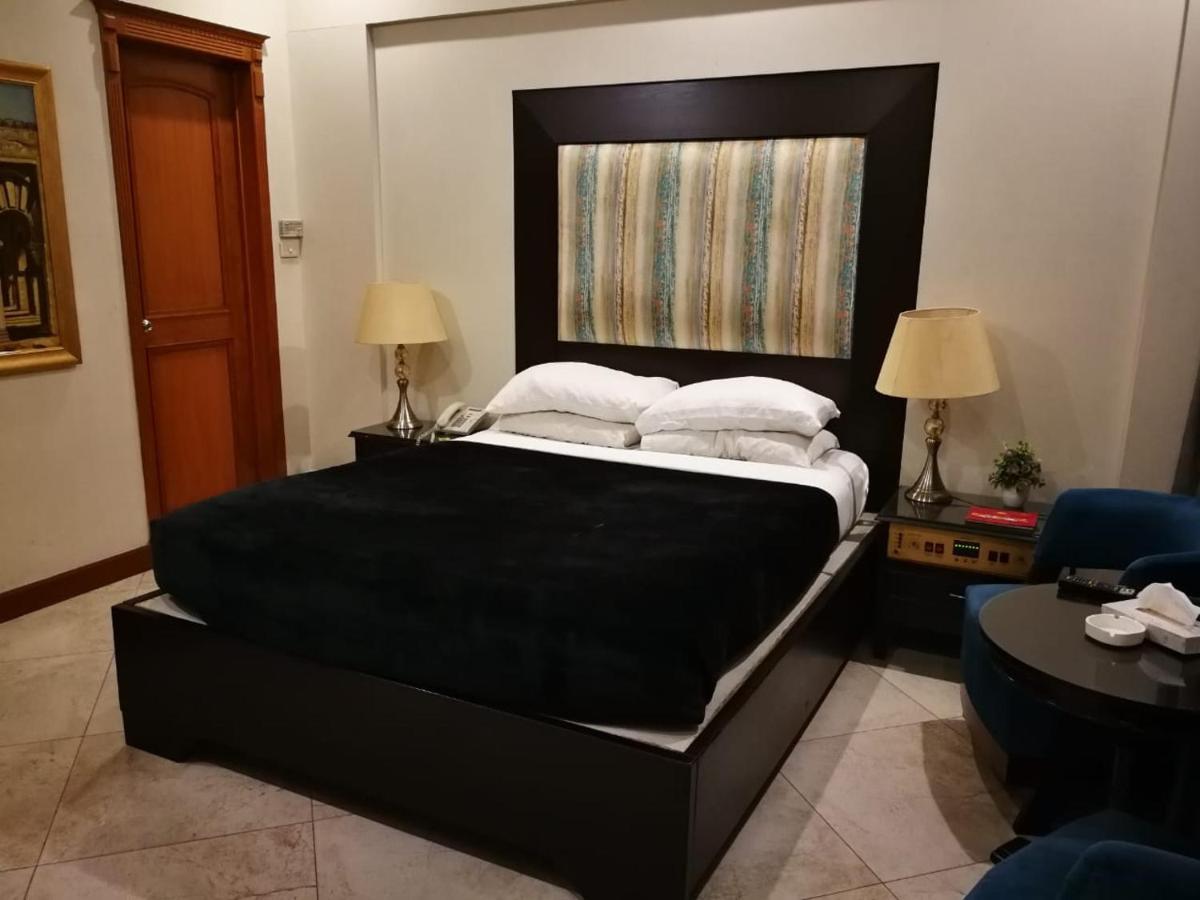 Regency Inn Hotel Lahore Exteriör bild