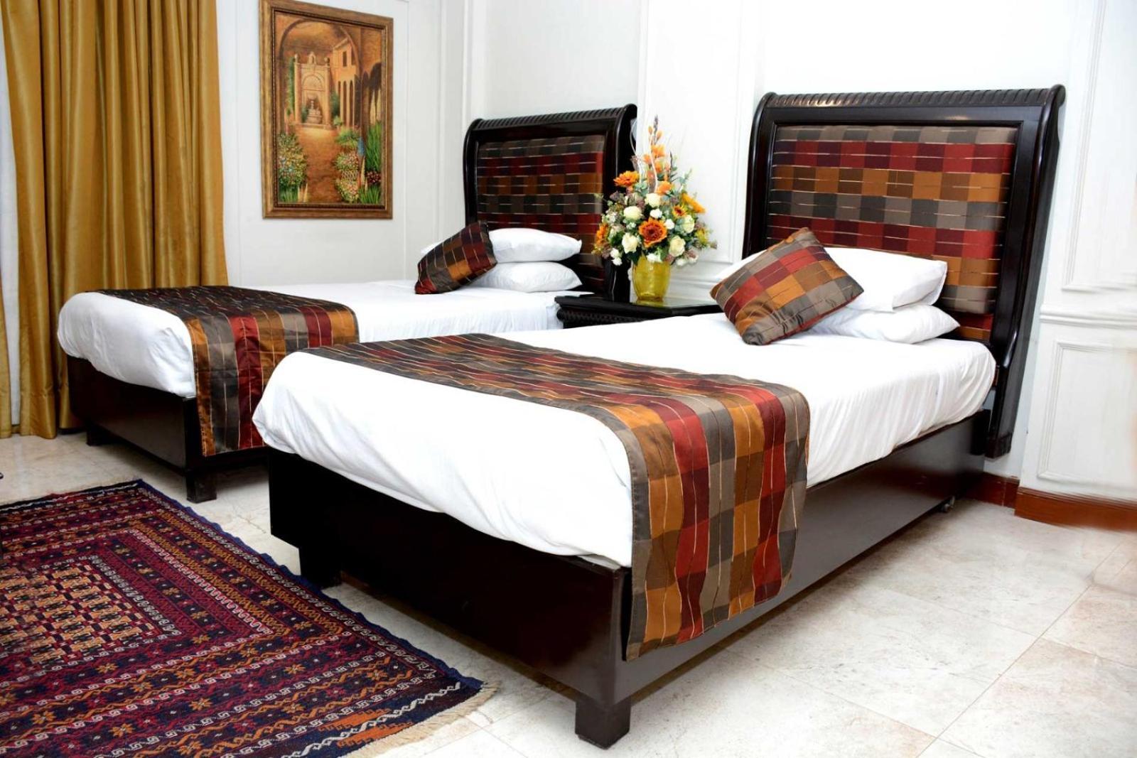 Regency Inn Hotel Lahore Exteriör bild
