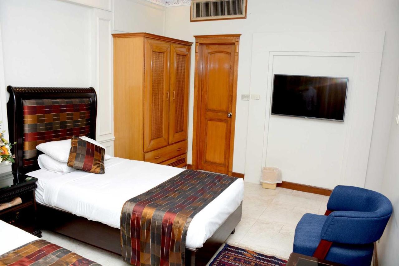 Regency Inn Hotel Lahore Exteriör bild