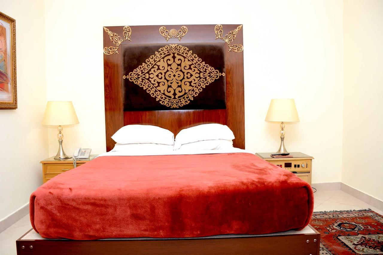 Regency Inn Hotel Lahore Exteriör bild