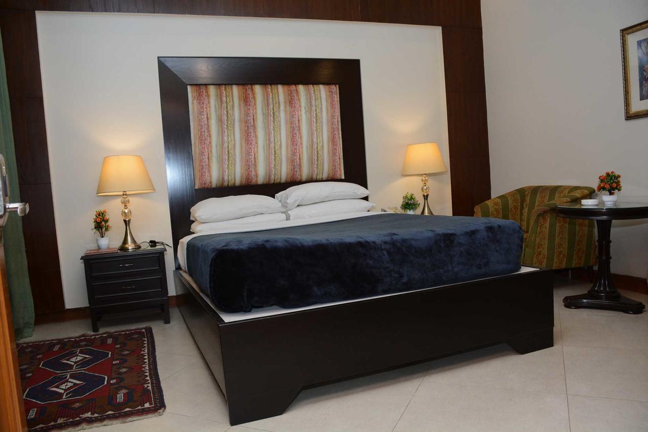 Regency Inn Hotel Lahore Exteriör bild